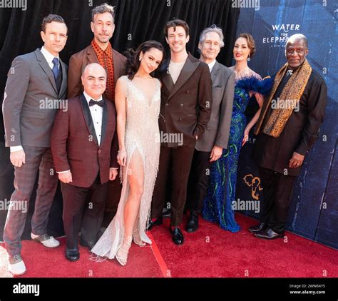 Paul Alexander Nolan, Joe De Paul, Wade McCollum, Isabelle McCalla, Grant Gustin, Gregg Edelman ...