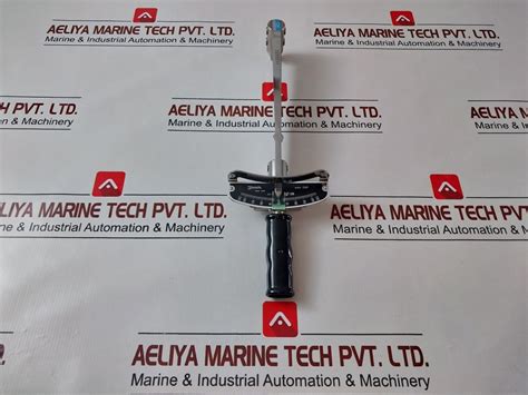 Tohnichi 230F Torque Wrench – Aeliya Marine