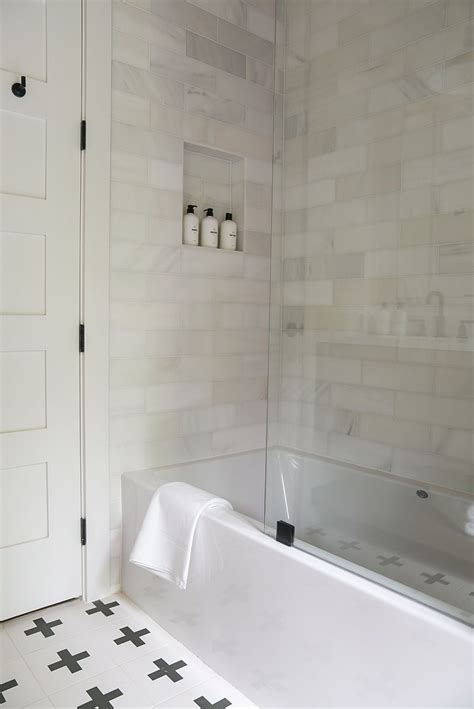 Casablanca Carrara 3x6 Subway Marble Tile | Honed | White ceramic tiles ...