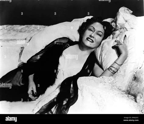 Norma desmond sunset boulevard -Fotos und -Bildmaterial in hoher ...