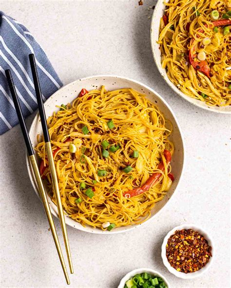 Vegetable Chow Mei Fun (Singapore-inspired) – My Plantiful Cooking