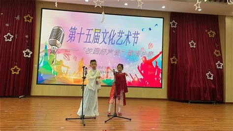 安徽安庆：小学生直播推荐好书-人民图片网