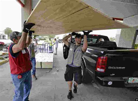 Preparativos para huracán Irma en Florida, Pto.Rico y Haití