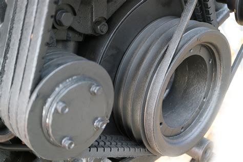 Industrial belts and pulleys top