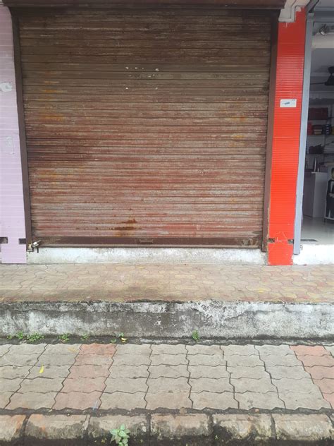 Rental Commercial Shop 3036 Sq.Ft. in Ghod Dod Road Surat - 9423010