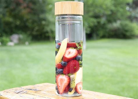 ORIGIN Fruit and Tea Infuser Borosilicate Glass Water Bottle with Neop ...