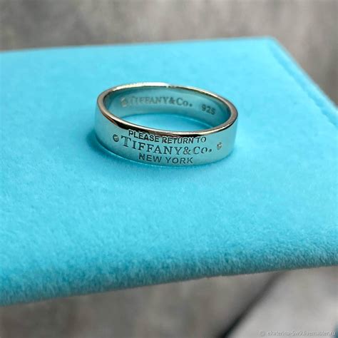 Винтаж: Кольцо Tiffany Тиффани гладкое с фианитами. Серебро 925 в ...
