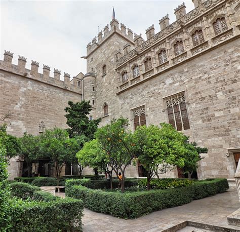 Valencia Unveiled: Where History and Modernity Converge | PRIVATE GUIDE WORLD