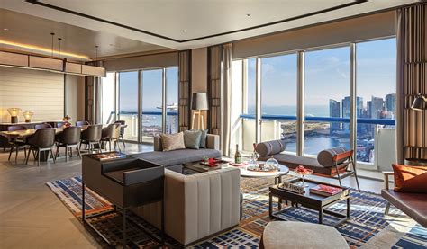 Singapore Presidential Suite - Swissotel the Stamford Singapore