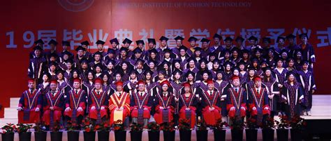 江西科技学院：“都教授”和毕业生一起看世界杯-江西科技学院-中国江西网