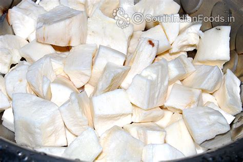 Maravalli kizhangu idli-How to make soft Idli-Stepwise Pictures ...