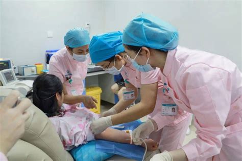外籍“熊猫血”孕妇平安分娩-西安凤城医院[官网] 急救电话：029-86530966