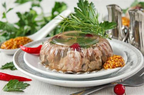 Холодец из свиных ножек и говядины: классический рецепт национального блюда