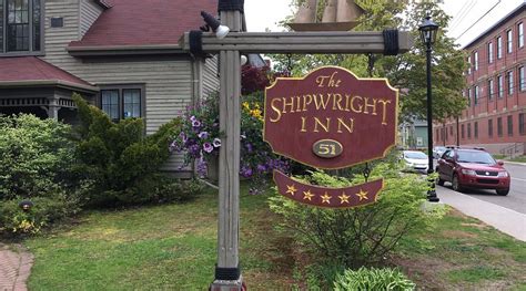 SHIPWRIGHT INN (Charlottetown) - B&B Reviews, Photos, Rate Comparison ...
