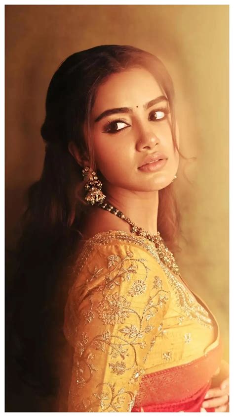 Anupama Parameswaran’s ethereal glow in gold