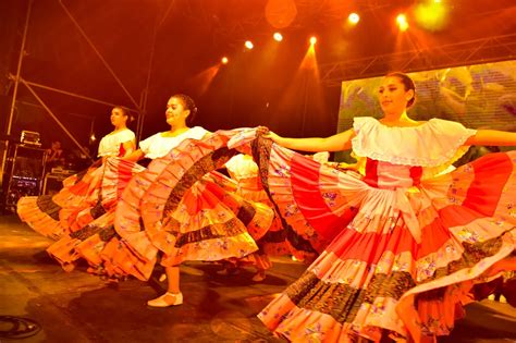 Las Lomitas Calendar