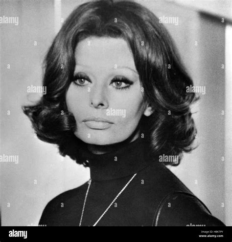 THE CASSANDRA CROSSING, Sophia Loren, 1976 Stock Photo - Alamy
