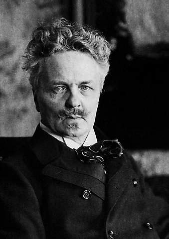 Johann August Strindberg frase: “La posición del padre en la familia es ...
