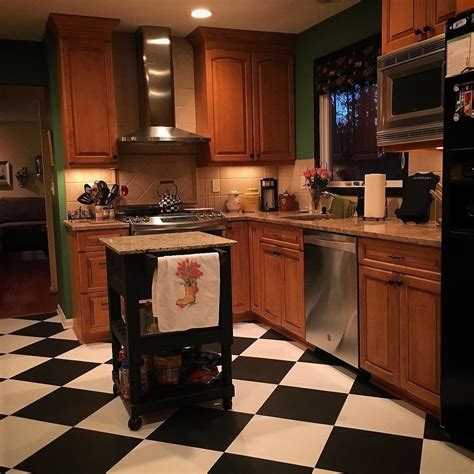 Black & White Checkered Kitchen Floor Inspiration