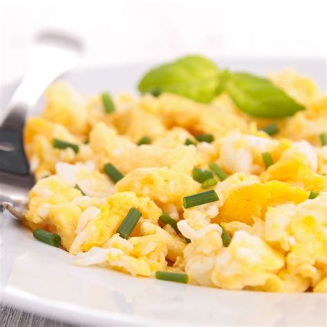 Easy Microwave Scrambled Eggs - Insanely Good