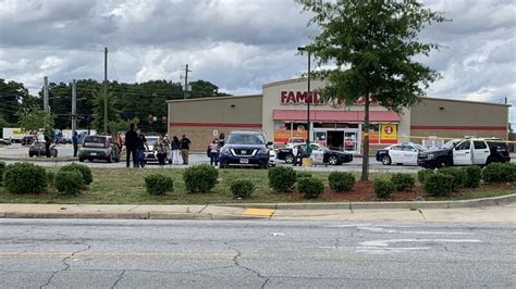 Heavy police presence on Floyd Rd. in Columbus