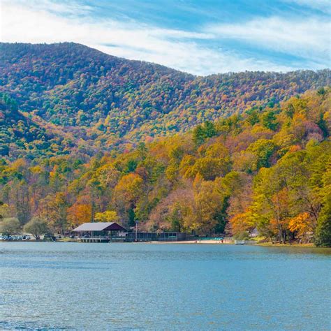 The 16 Most Beautiful Places to See Fall Foliage in Georgia