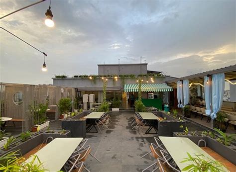 SKYDECK - ROOFTOP PREMIUM LOUNGE, Surat - Menu, Prices & Restaurant ...
