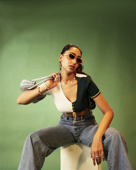 CROPPED TIE-UP TOP – K&M