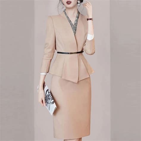 Business Suits for Women 的图像结果