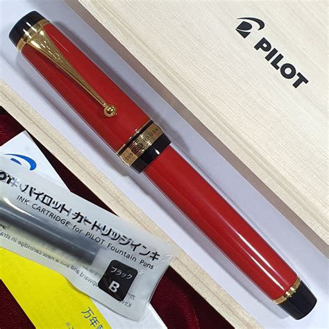 Pilot Custom Urushi Vermillion GT Fountain Pen | Japan | Onlinemantra.in