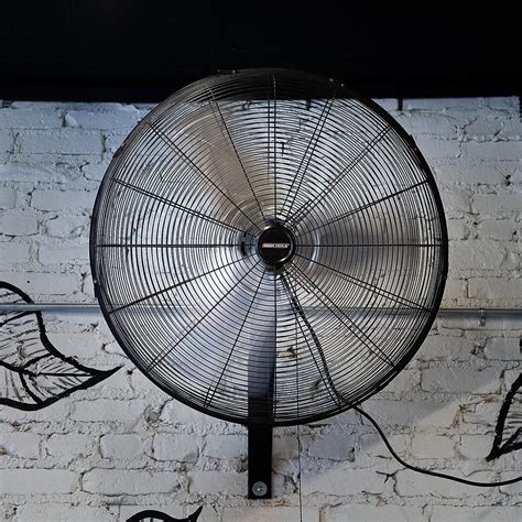Best Outdoor Oscillating Fan: Cool Down Your Summer Heatwave!