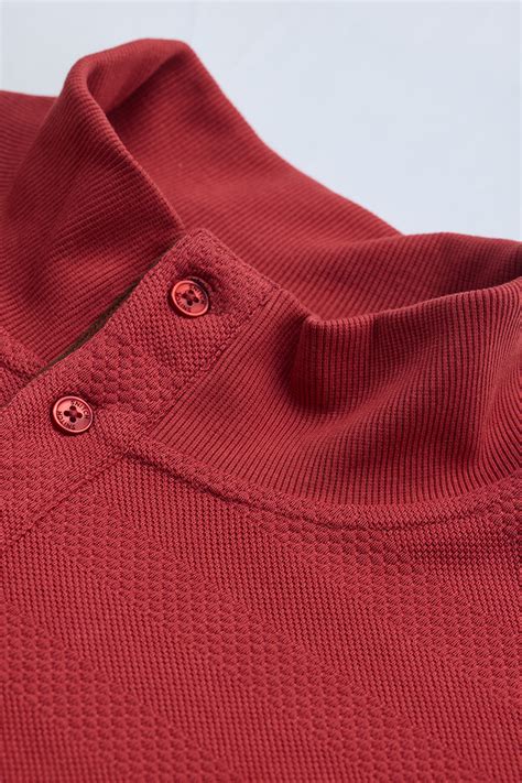 Buy Men's Red Elbow Patch Textured T-Shirt Online | Snitch – SNITCH