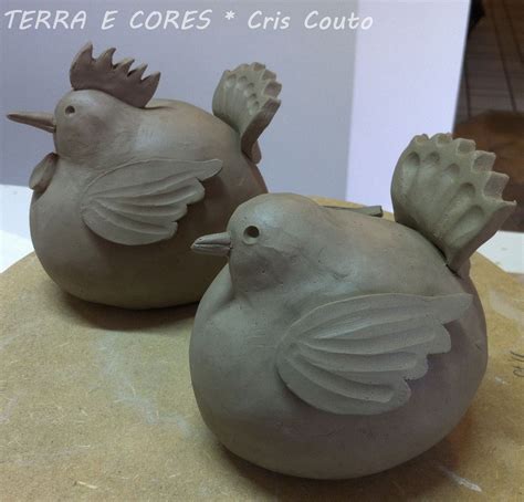 Galo & Galinha- modelagem | Pottery animals, Clay pinch pots, Ceramic ...