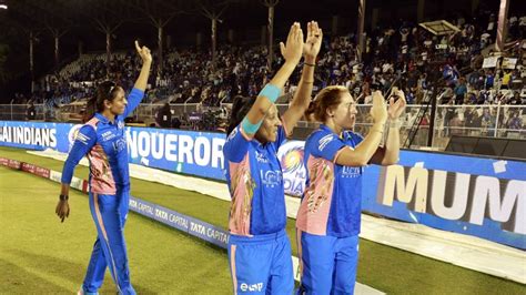 Harmanpreet Kaur Photos | Image Gallery and Match Pictures