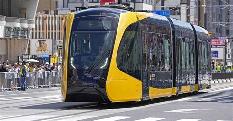 LRT開業、街の主軸に 宇都宮市で記念電車出発 - サンスポ