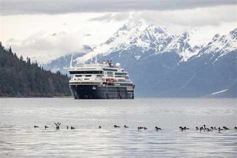 Do People Live In Antarctica? Population, Cities & Houses | Antarctica ...