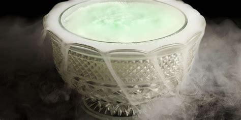 How to Make a Smoking Punch Bowl of Halloween Witch's Brew | Halloween ...