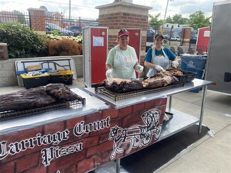 Carriage Court Pizza | Crown Point IN