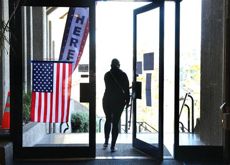 Election Coverage 的图像结果