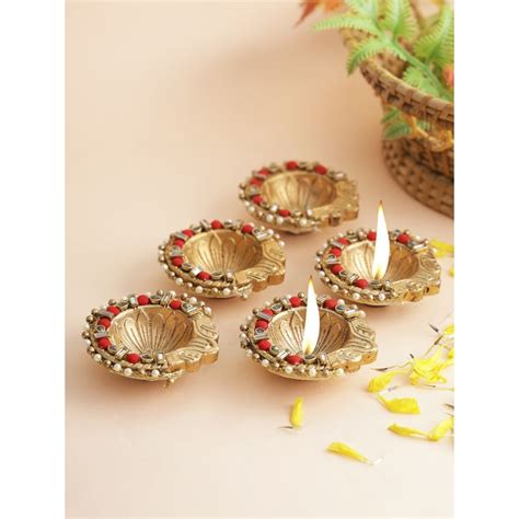 Buy AAPNO RAJASTHAN Red Beads and Kundan Studded Handmade Diya (Pack of ...
