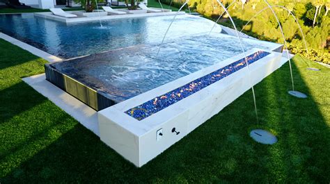 Breathtaking Infinity Edge Pools You’ll Want to Dive Into - Foxterra Design