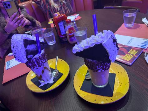 isabella ferregur solis | 🚕🌃🍰♥️ | Instagram