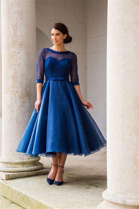 Vintage style tea length bridesmaid dress. | Tea length bridesmaid dresses, Vintage style ...