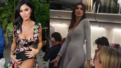 Morgan Osman, the Viral Airplane Girl, Says She Voluntarily Left the Flight | CitizenSide