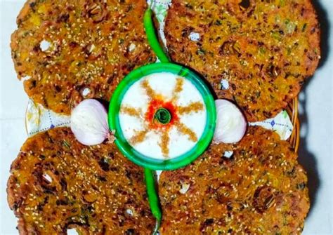 Roti Thalipeeth Recipe by Mamta Pandya - Cookpad