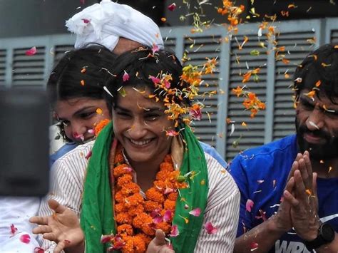 बड़ी खुशखबरी: पेरिस ओलंपिक से बाहर हुईं विनेश फोगाट के खिलाफ रची गई ...