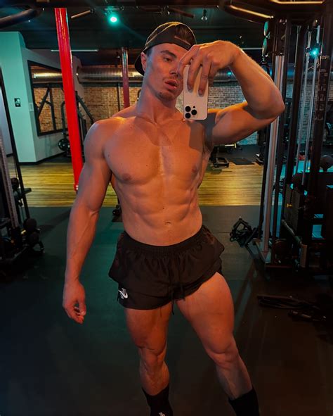 Denis Samsonov | Merry Christmas #beyonce #dance | Instagram