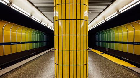 Download wallpaper 2560x1440 column, metro, tunnel, yellow widescreen ...