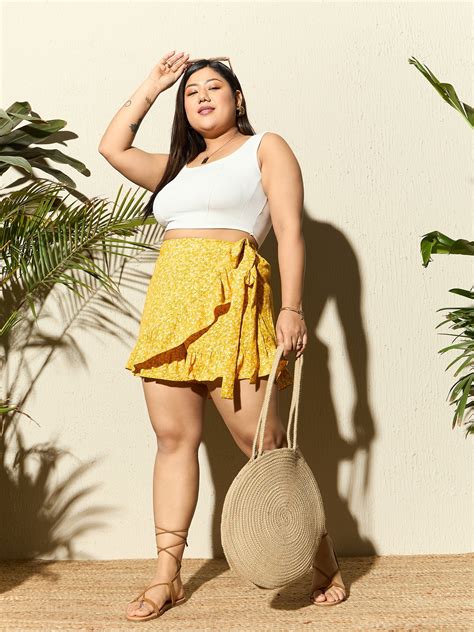 Women Yellow & White Floral Printed High-Rise Waist Tie-Up Ruffled Wrap ...