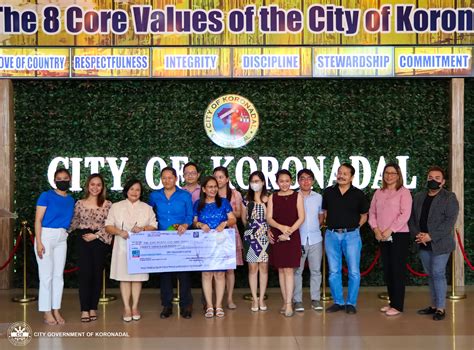 Pama and Fiang were named Model Families of the Year – City Government of Koronadal